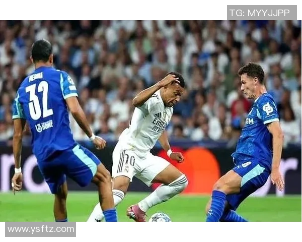 意甲激战:皇马4-0大胜巴黎点球大战引爆全场激情时刻解析 意甲激战:皇马4-0大胜巴黎点球大战引爆全场激情时刻解析