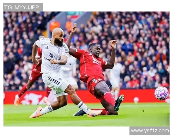 英超经典大战:利物浦狂胜曼联五球乌龙球成全场焦点 英超经典大战:利物浦狂胜曼联五球乌龙球成全场焦点