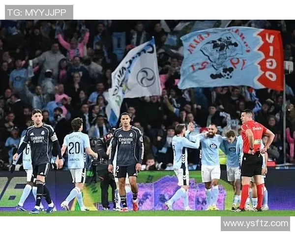 英超大战:利物浦狂胜皇马四球大捷乌龙球成全场焦点 英超大战:利物浦狂胜皇马四球大捷乌龙球成全场焦点